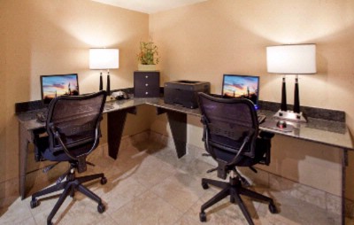 Comfort Inn of Scottsdale - Upgraded Room With King Bed And Whirlpool Tub
