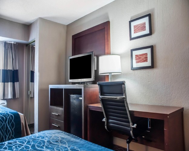 Comfort Inn University - 