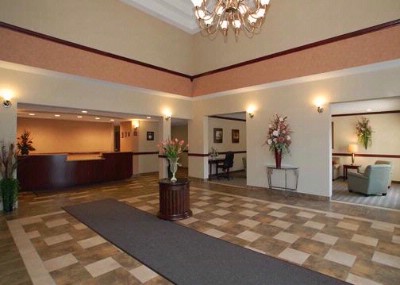 Comfort Inn Buffalo / Cheektowaga - Spacious Lobby