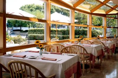 Kyoto Grand Hotel & Gardens - 