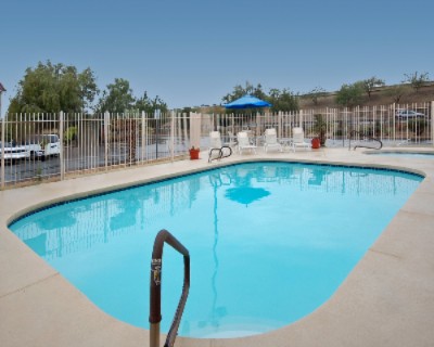 Comfort Suites Peoria Sports Complex - Outdoor Heated Pool