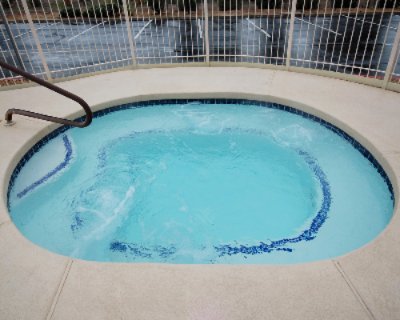 Comfort Suites Peoria Sports Complex - Relaxing Outdoor Spa