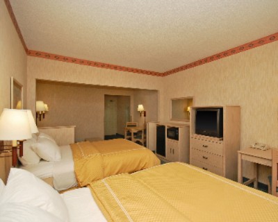 Comfort Suites Peoria Sports Complex - Our Rooms Are 25% Larger Than Others In Area