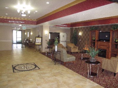 La Quinta Inn & Suites - Lobby