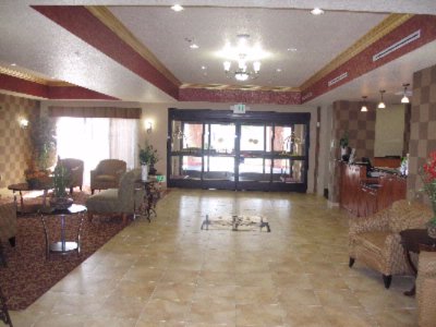 La Quinta Inn & Suites - Lobby