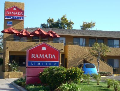 Ramada Limited Sea World - Hotel Exterior