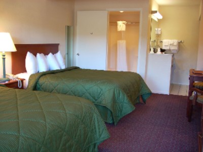 Ramada Limited Sea World - Room With Two Doubles
