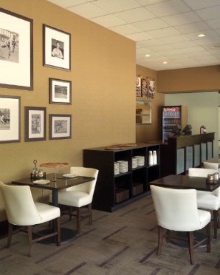 Hilton St. Louis at the Ballpark - Imos Pizzeria