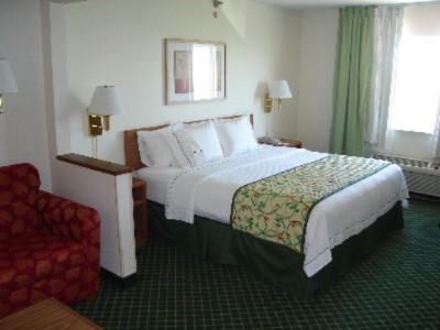 Branson Fairfield Inn by Marriott - The Spacious Executive Guest Room Offers A Mini-refrigerator Mircrowave And Executive Desk For Your Comfort And Relaxation.