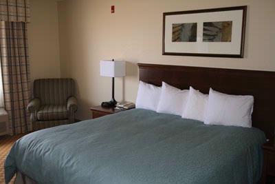 Owatonna Country Inn & Suites - 