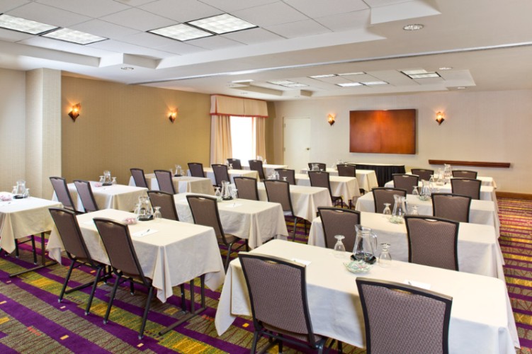 Hampton Inn & Suites Arundel Mills - Join Us For Breakfast Daily From 6:00 A.m. - 10:00 A.m.