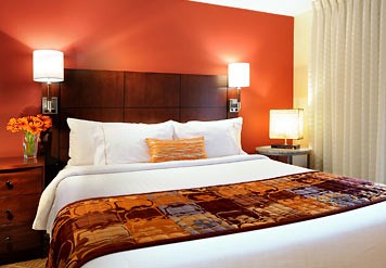 Residence Inn by Marriott Central Expressway - Suite Sleeping Area