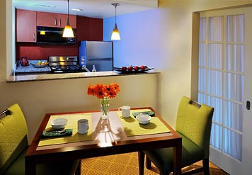 Residence Inn by Marriott Central Expressway - Kitchen