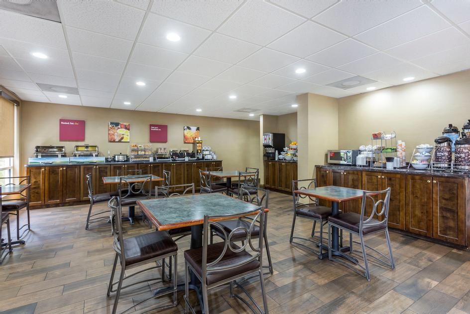 Breakfast/lobby Area