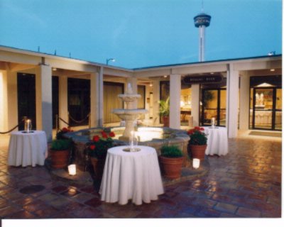 Marriott Plaza San Antonio - Fountain With Tower Of Americas In Background