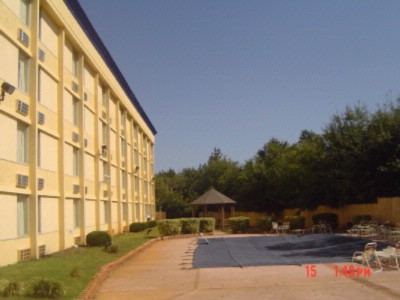 Motel 6 Decatur - Swimming Pool Area
