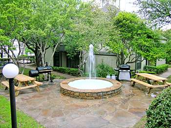 Quality Suites Dallas - Out Side Hotel