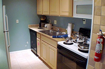 Quality Suites Dallas - In Room Kitchen