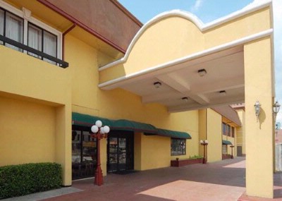 Quality Inn Conference Center - Hotel Enterance