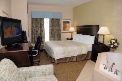 Double Room (2 Queen-sized Beds.)