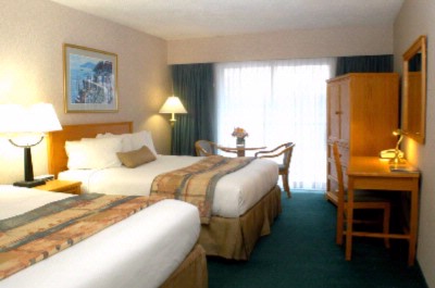 Ramada Victoria - Bedroom
