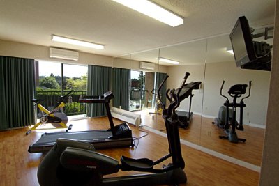 Ramada Victoria - Exercise Room