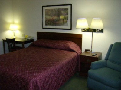 Recliners And Desk In All Rooms