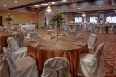 MCM Elegante Hotel & Suites - Hotel Lobby