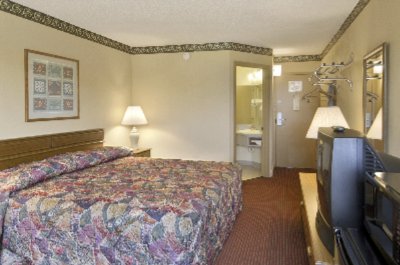 Super 8 at Market Commons - Guest Rooms King