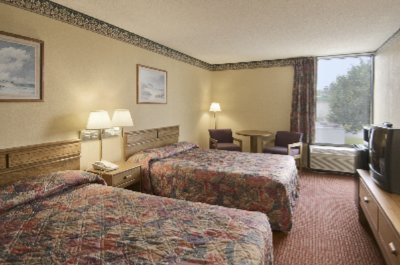 Super 8 at Market Commons - Guest Room Doubles