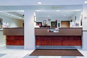 Quality Hotel Montreal East - Front Desk