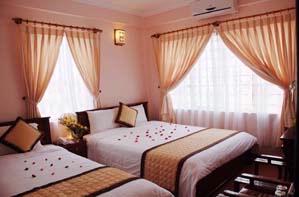 Hue Holiday Hotel - Beds
