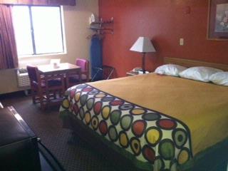 Super 8 - King Suite Room