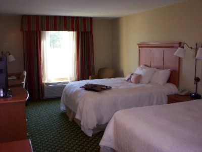 2 Queen Bedroom