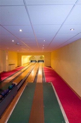 Hampshire Hotel Nitteler Hof - Our Double German Bowling Alley