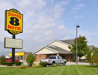 Super 8 - 
