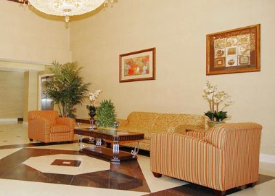 Sleep Inn & Suites - Lobby Seating Area