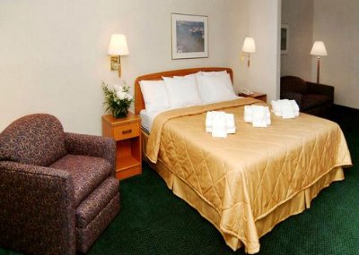 Speedway Sleep Inn & Suites - Whirlpool Suites