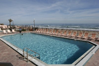 Palm Plaza Oceanfront Resort - Our Pool