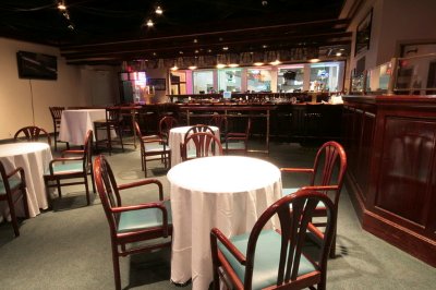 Holiday Inn Hotel & Conference Center - Bar