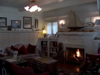 Old Yacht Club Inn - 