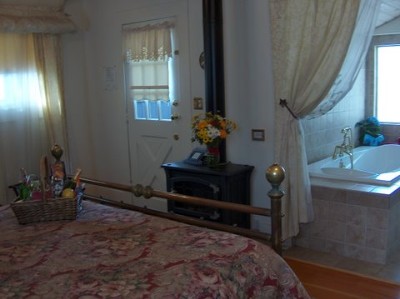 Old Yacht Club Inn - 