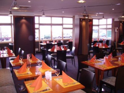 Hotel Holiday Inn Calais - Restaurant With View Of The Harbour