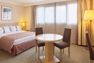 Hotel Holiday Inn Calais - Hotel Lobby Equipped With Wifi
