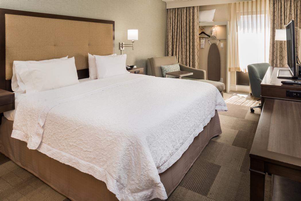 Hampton Inn - King Bed Room