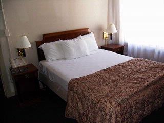 Cecil Hotel - 