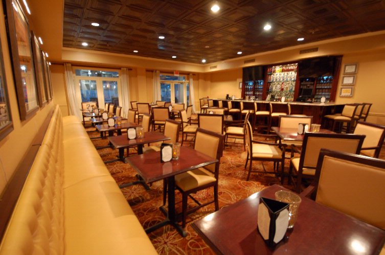 Best Western Richmond Suites Hotel - Sportcourt