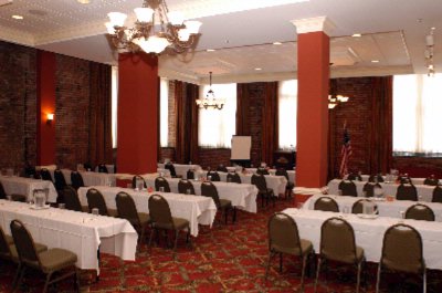 Inn at Ellis Square - Magnolia Room - Set Classroom Style