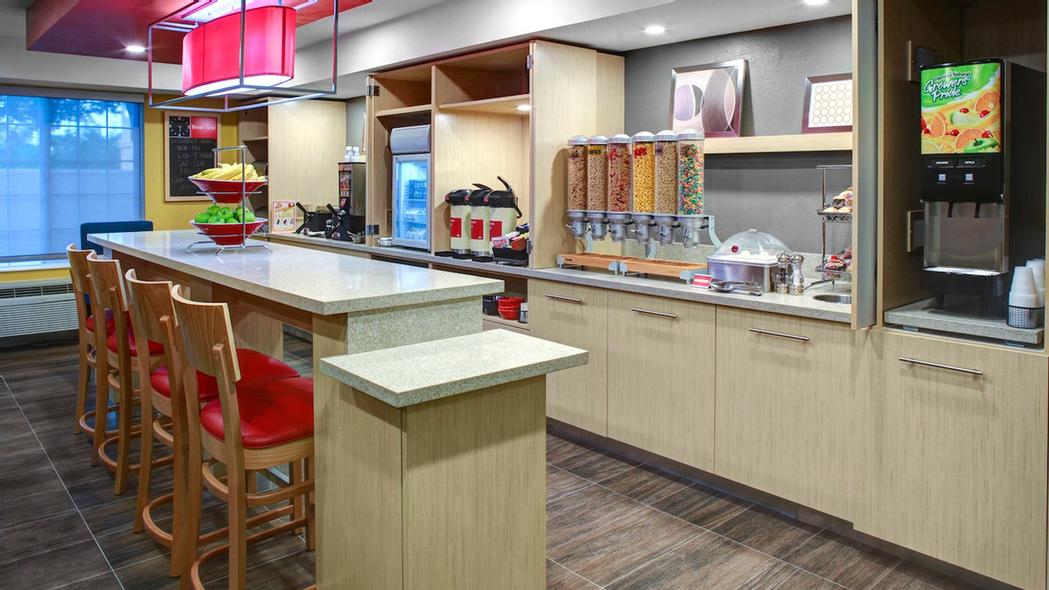 Towneplace Suites Marriott - Fresno Heart Hospital Nearby Less Than 5 Miles.