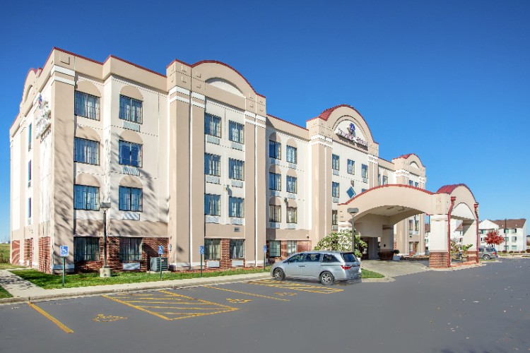 Comfort Suites - Hotel Exterior